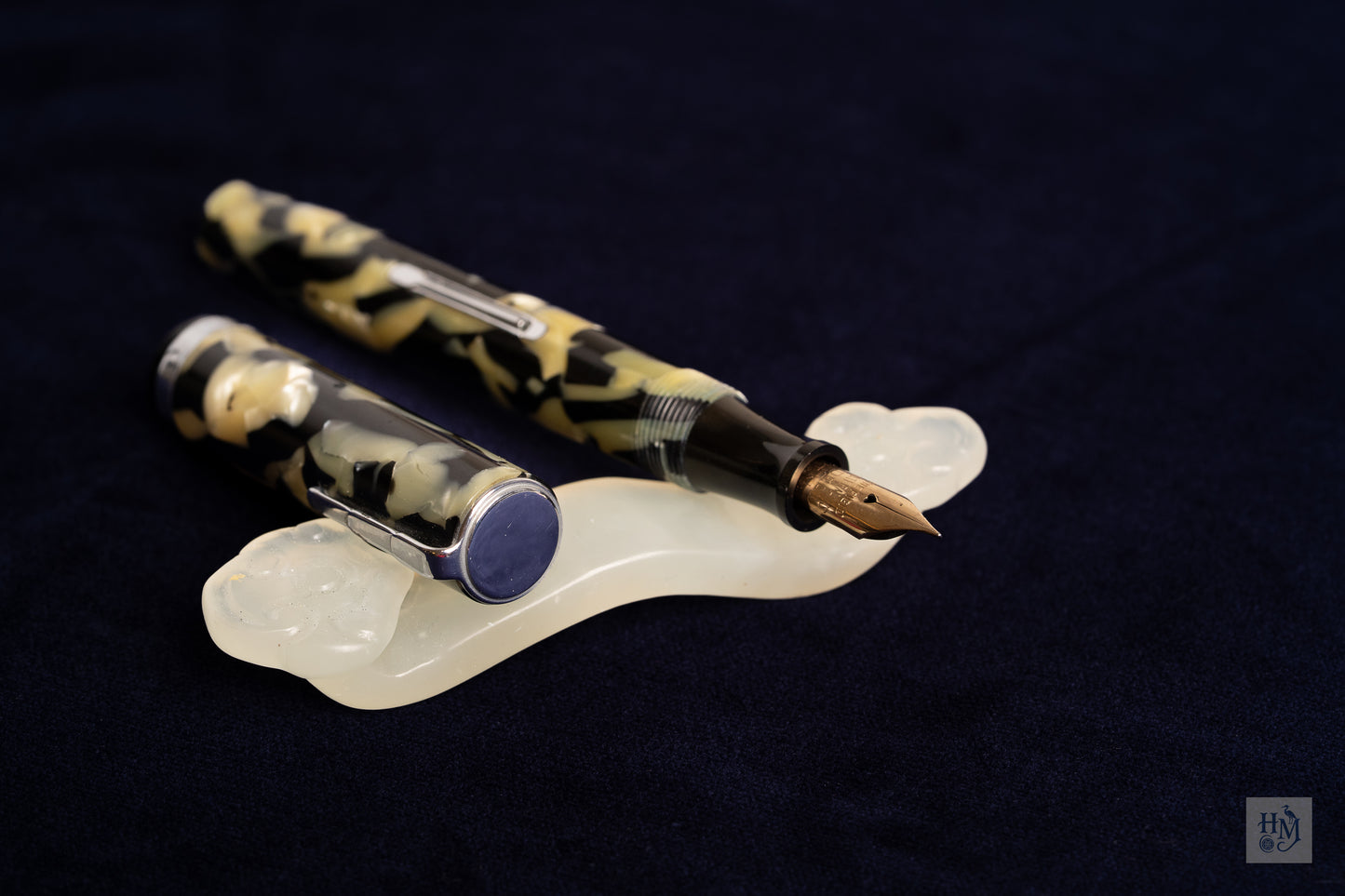 Waterman's Lady Patricia, Nacre Celluloid NPT, Manifold #2 14k