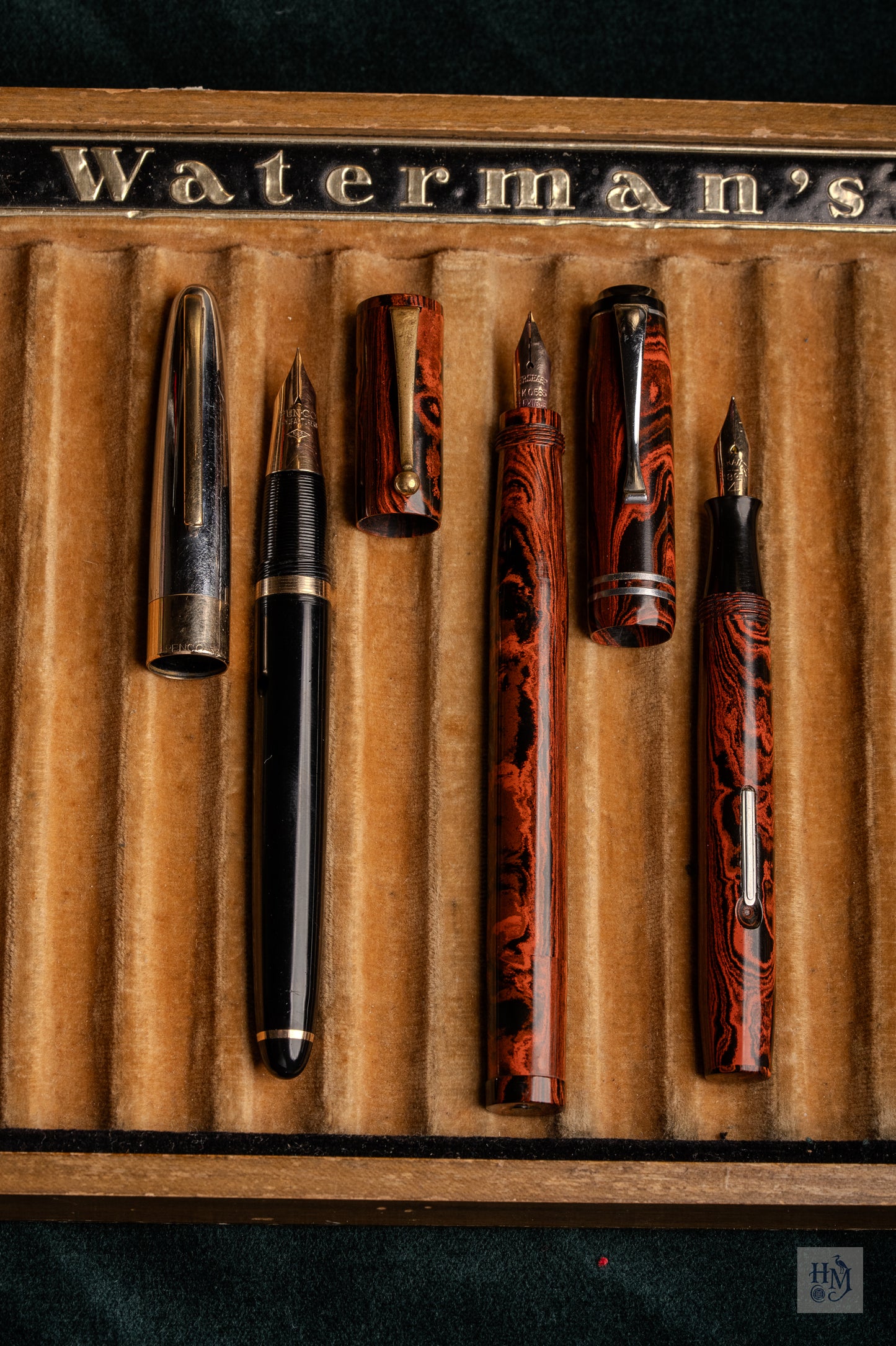 Unic Pocket Lever-Filler NPT, French Mottled Ebonite, 18ct Semi-Brush Nib