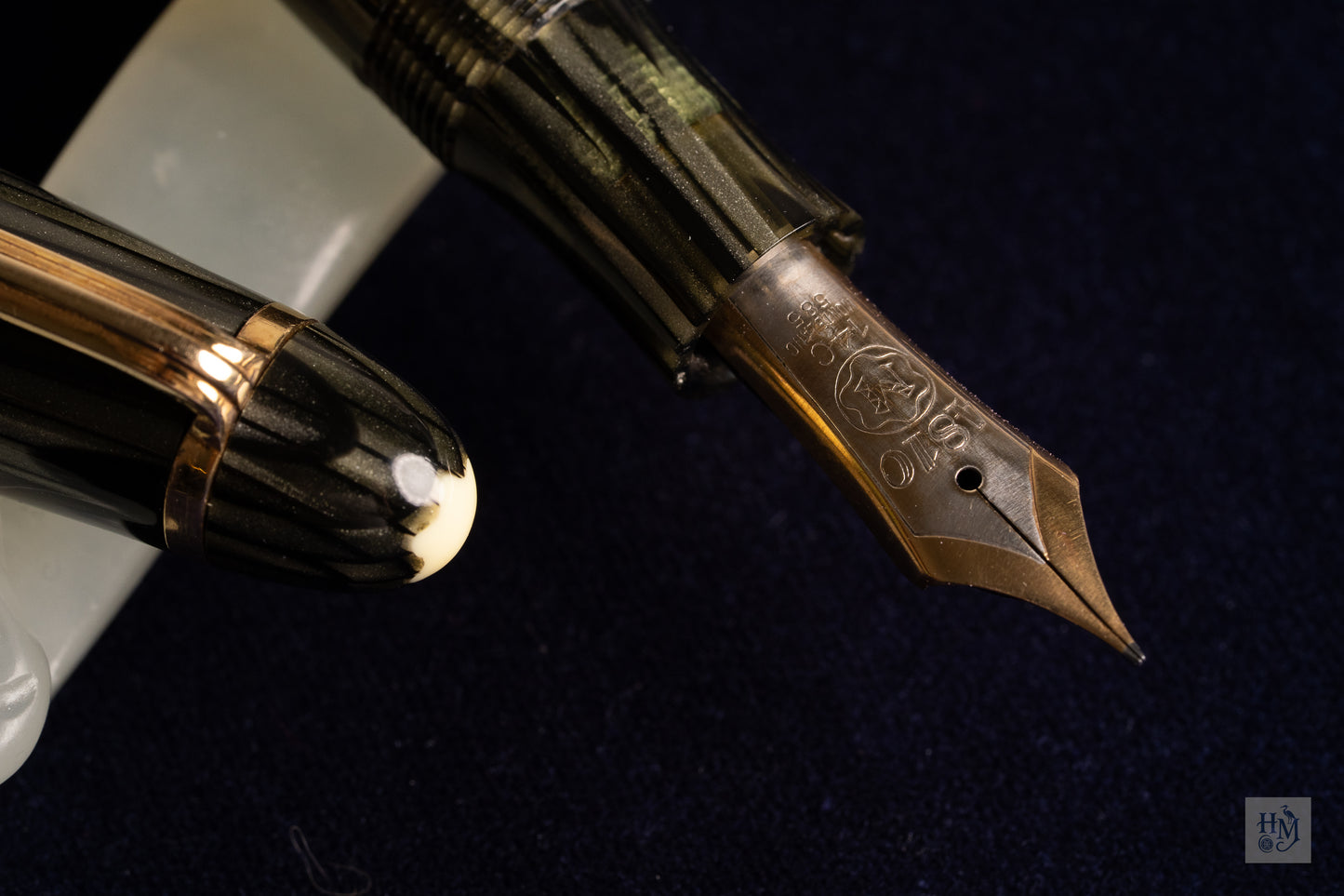Montblanc 146 1952, Grey Striated Celluloid GPT, #6 14C Bi-Tone EF Nib