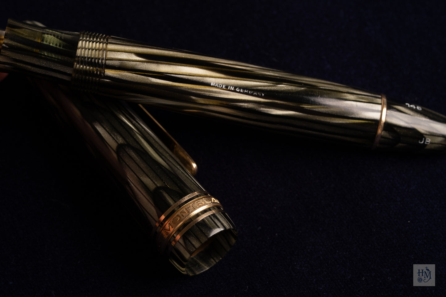 Montblanc 146 1952, Grey Striated Celluloid GPT, #6 14C Bi-Tone EF Nib