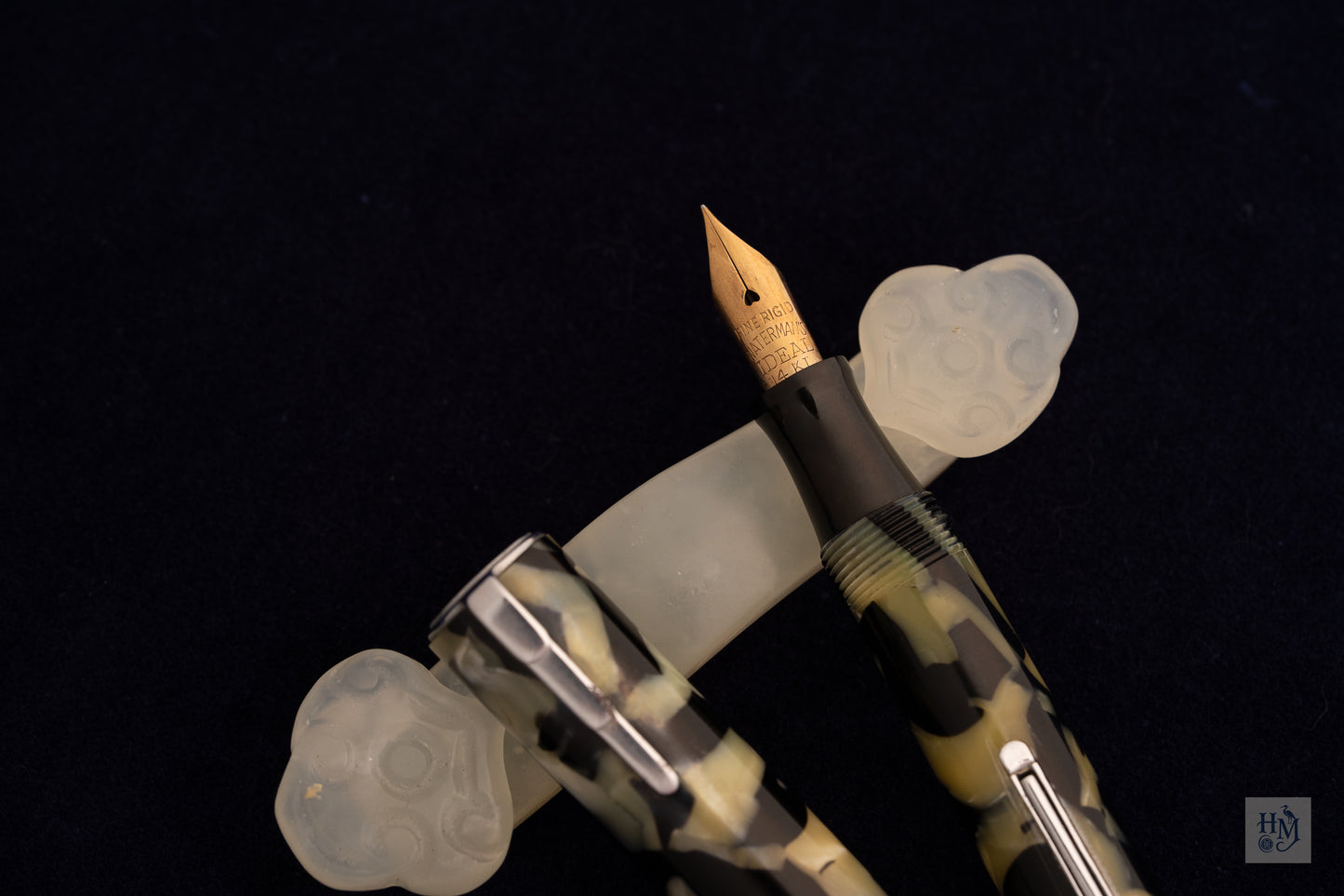 Waterman's Lady Patricia, Nacre Celluloid NPT, Manifold #2 14k