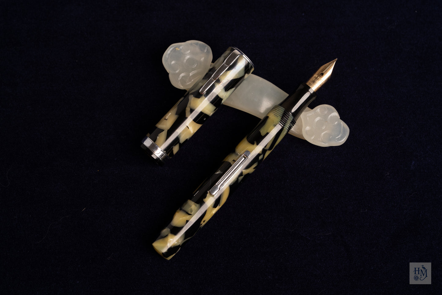 Waterman's Lady Patricia, Nacre Celluloid NPT, Manifold #2 14k