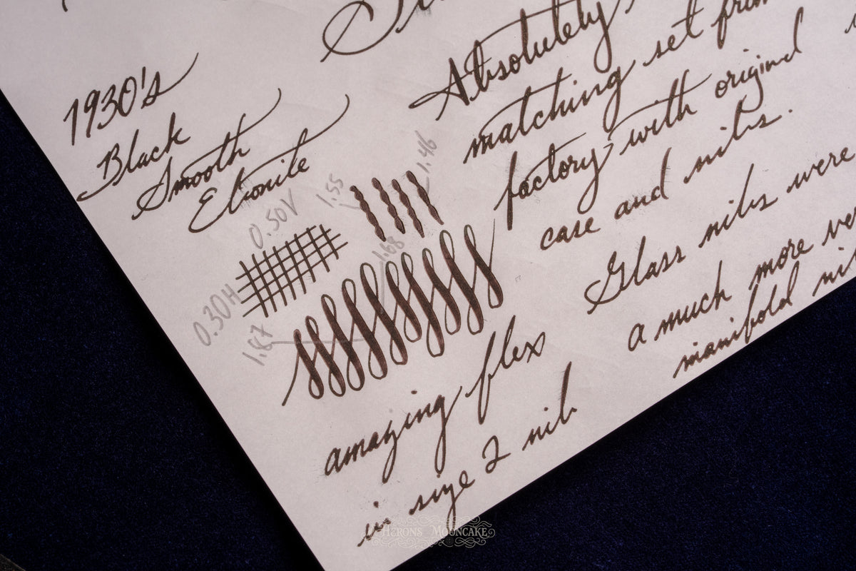 Unic | Fountain Pen & Glass Nib Safety Duo Set | Black Ebonite, Gold Trim | 18ct #2 Flex + #2 Milk Glass