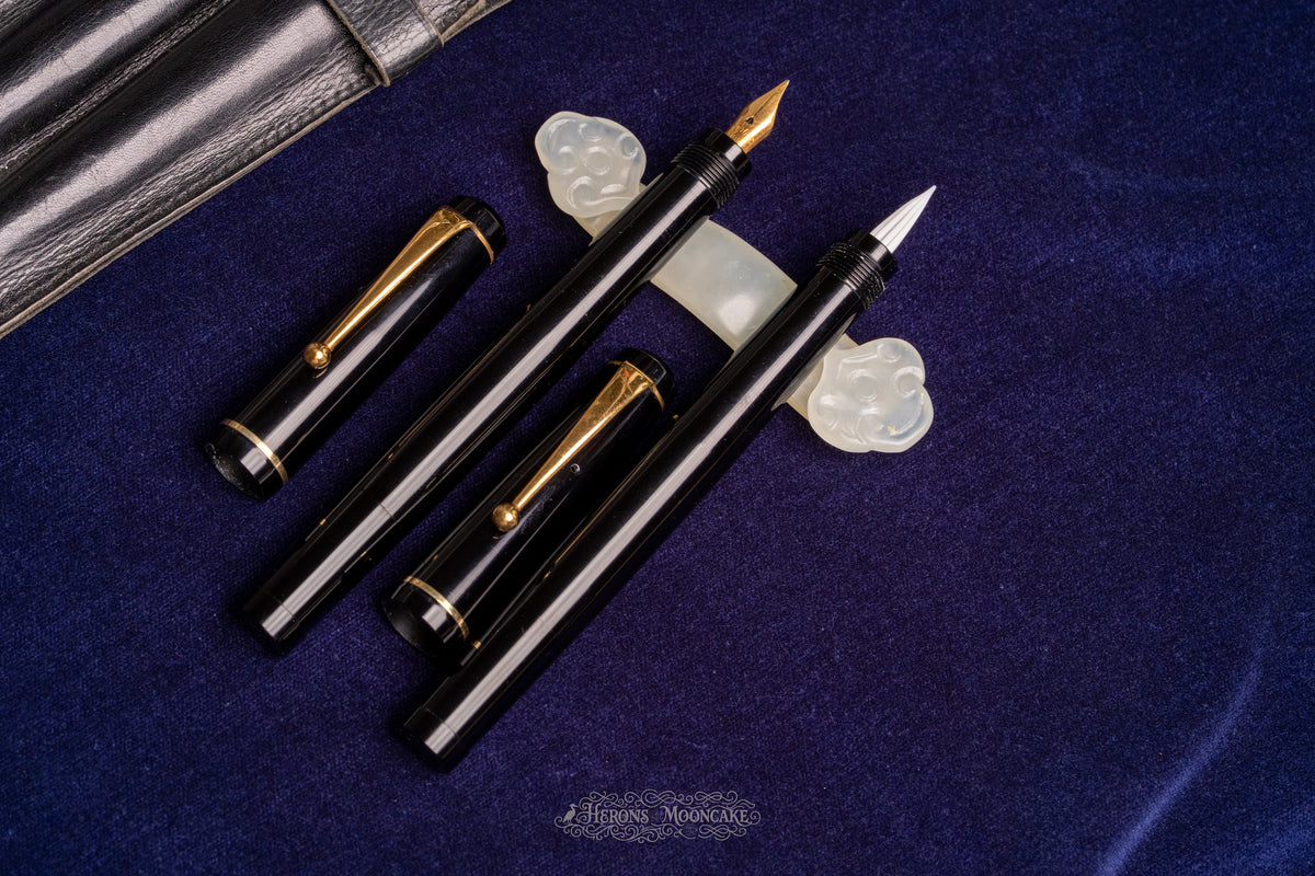 Unic | Fountain Pen & Glass Nib Safety Duo Set | Black Ebonite, Gold Trim | 18ct #2 Flex + #2 Milk Glass