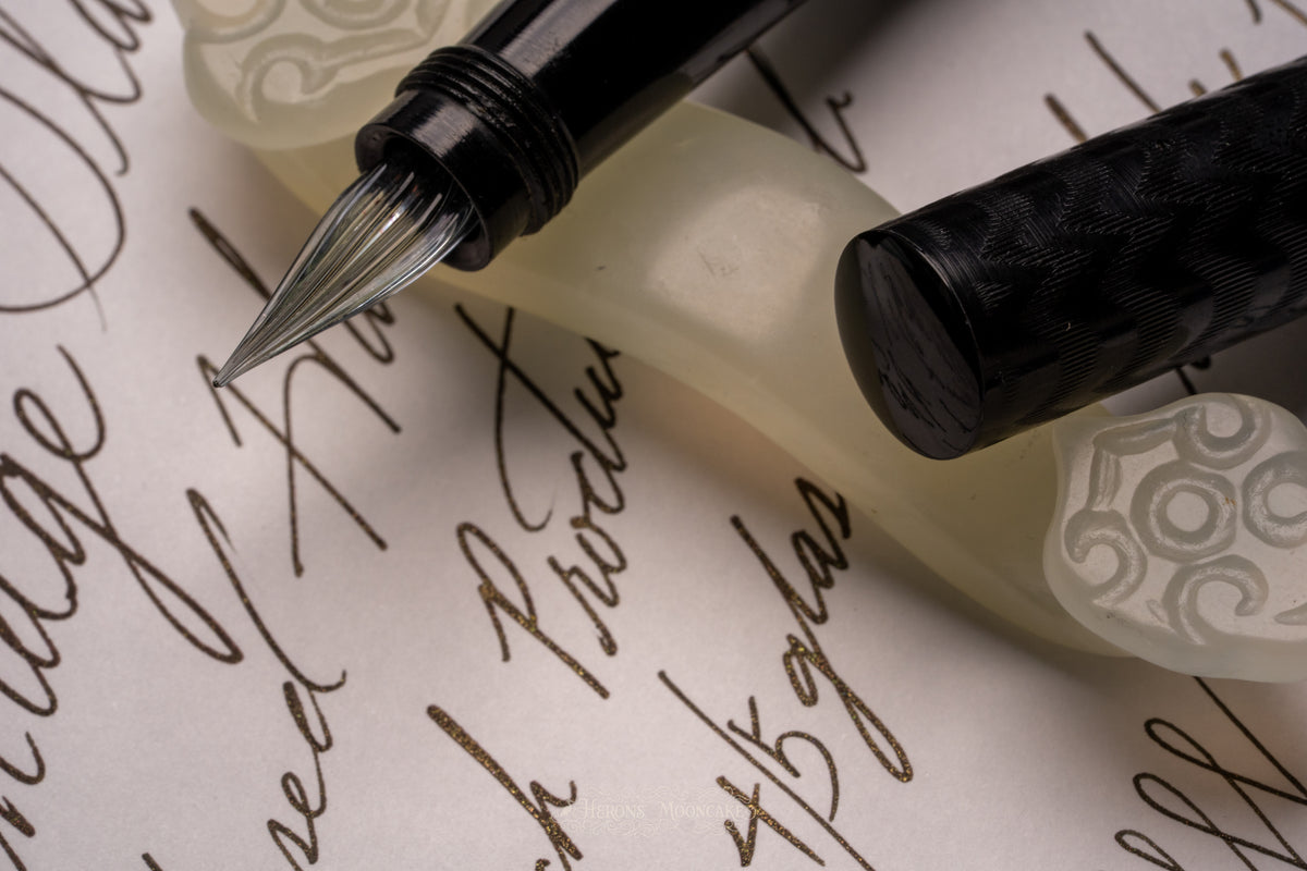 Unbranded | Glass Nib Safety | Black Chased Ebonite | #4 Clear Glass Nib