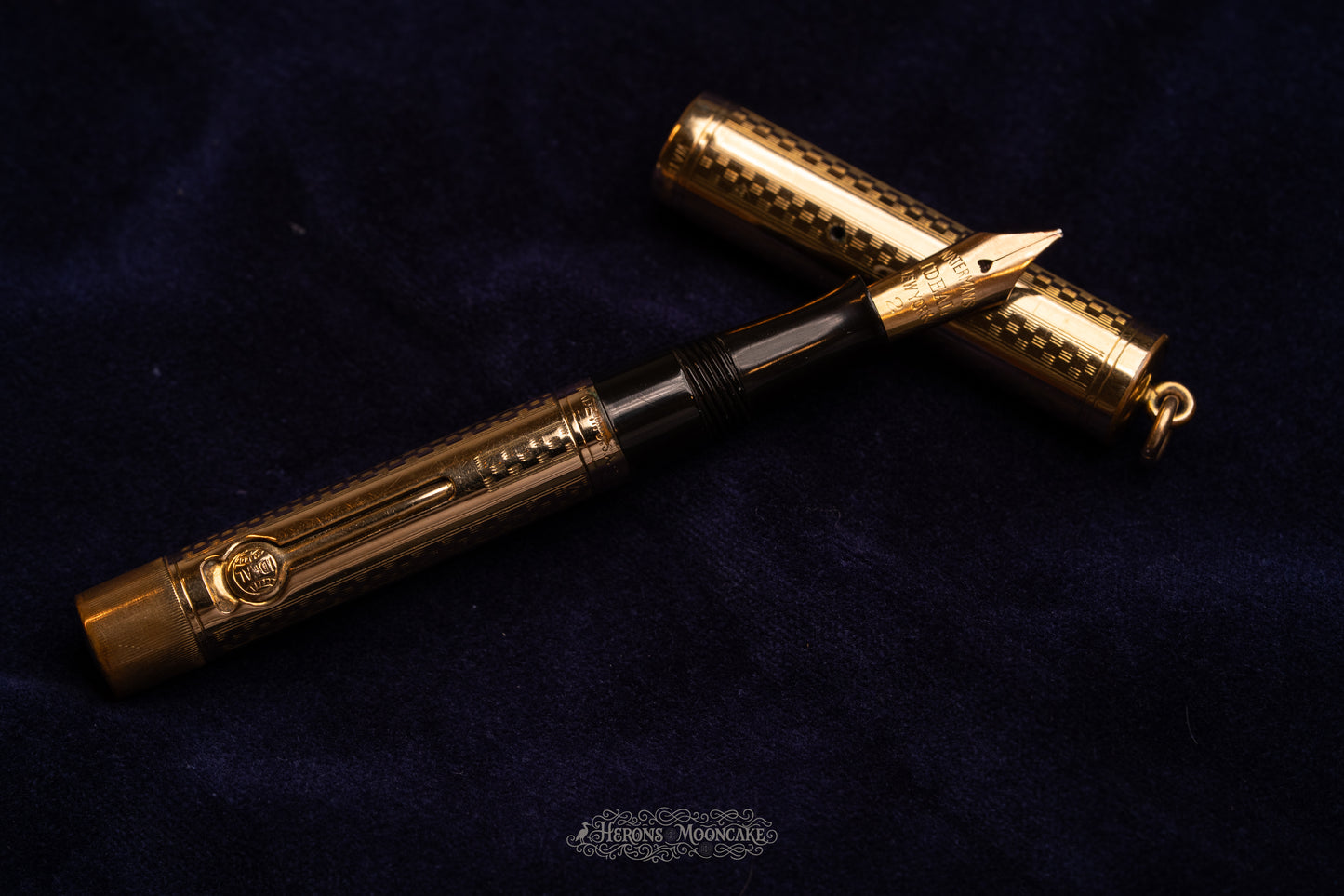 Waterman's | 0552½ V | Gold Gothic Overlay | #2 Flex Stub