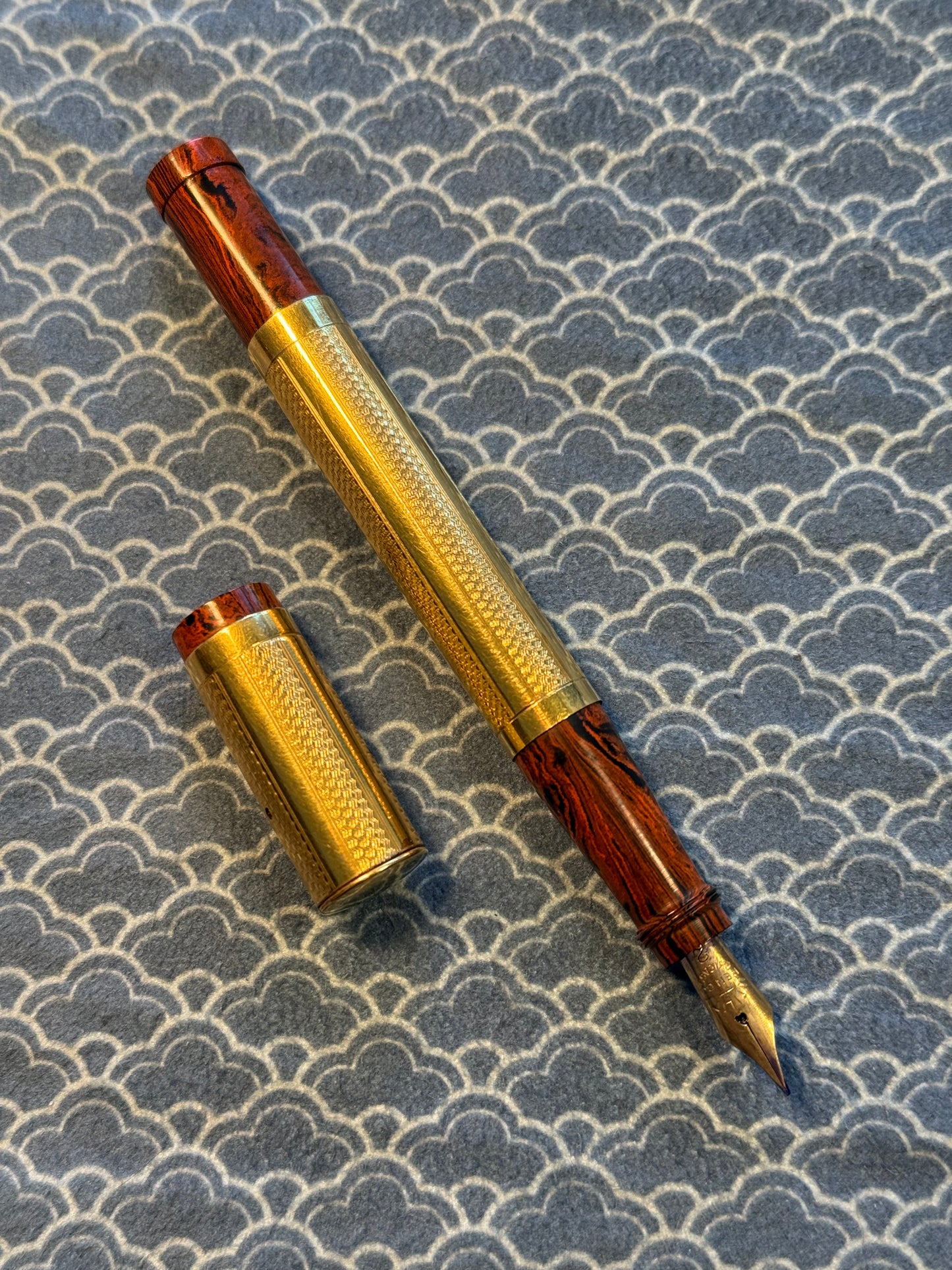 Unic 17 Safety, Mottled Gold "Waves" Overlay, #2 14ct Utility Pen Co. Nib