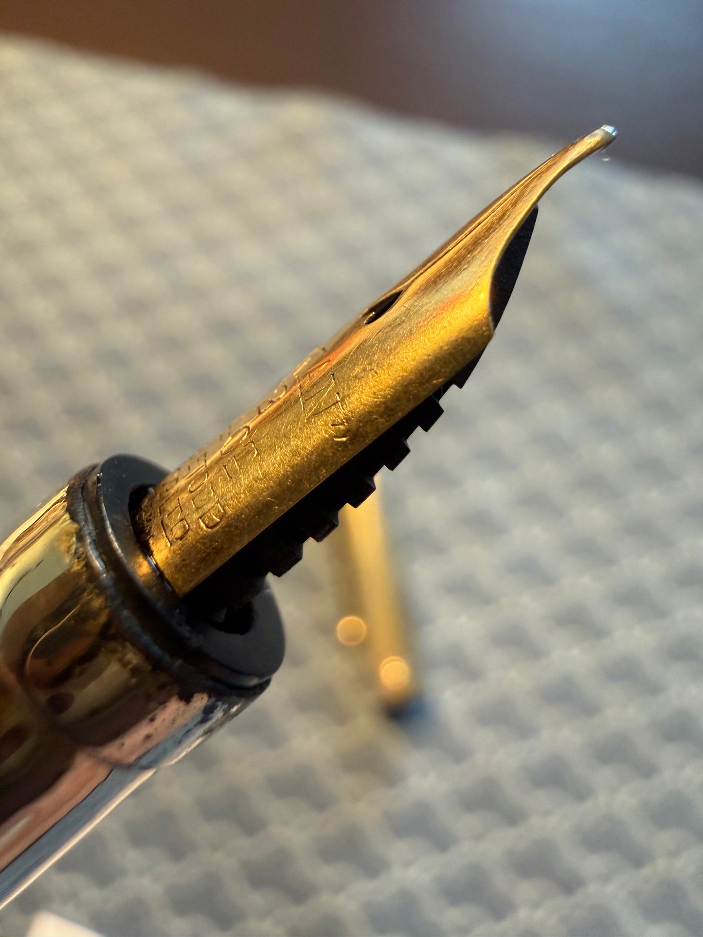 Mabie Todd Swan "Swan Pen", Gold-Filled Waves Overlay, #2 Oblique Broad 14ct nib