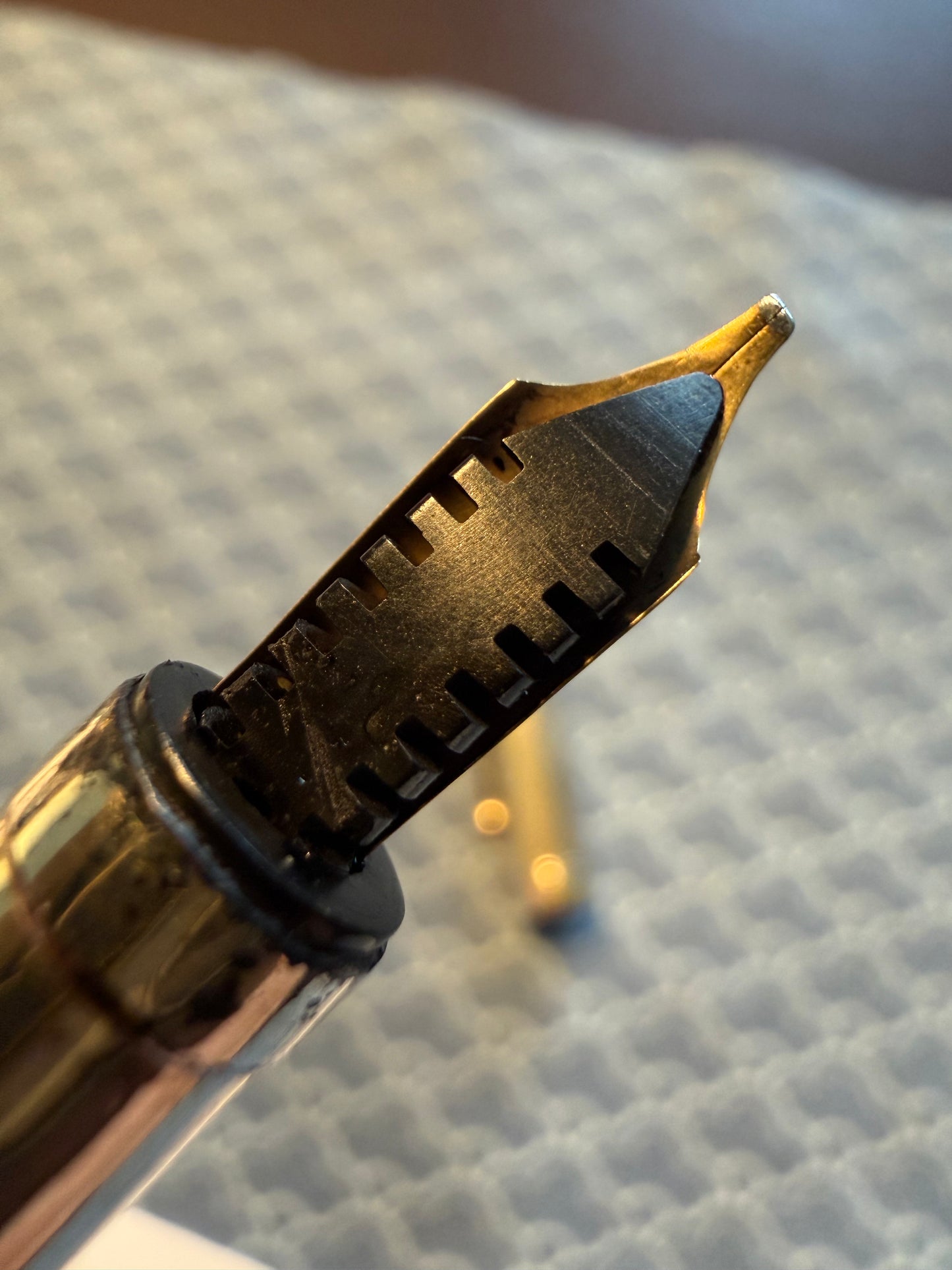 Mabie Todd Swan "Swan Pen", Gold-Filled Waves Overlay, #2 Oblique Broad 14ct nib