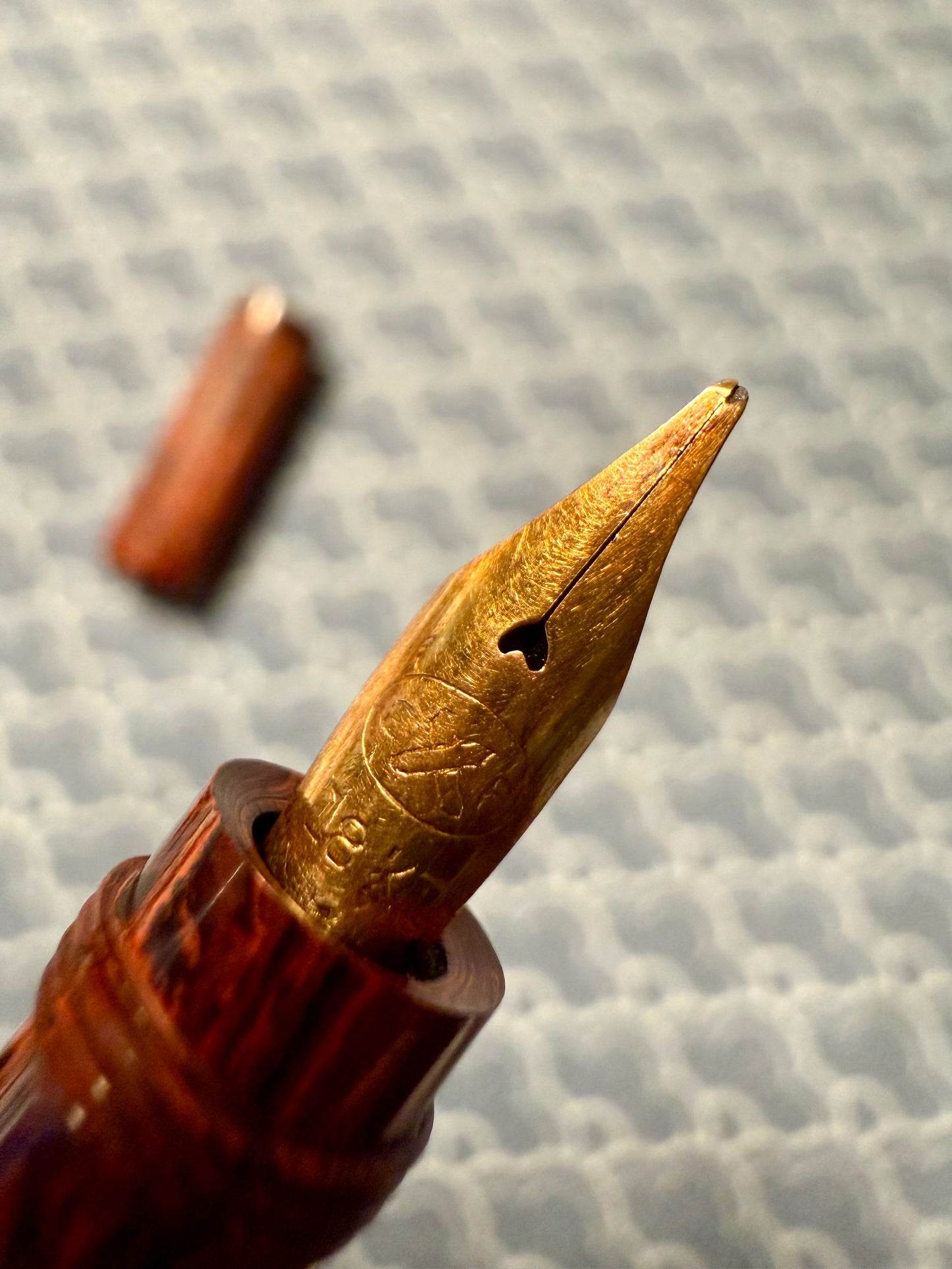 Bayard Baby Safety, Sheraton Chased Mottled Ebonite GPT, #2 18kt Bayard Nib