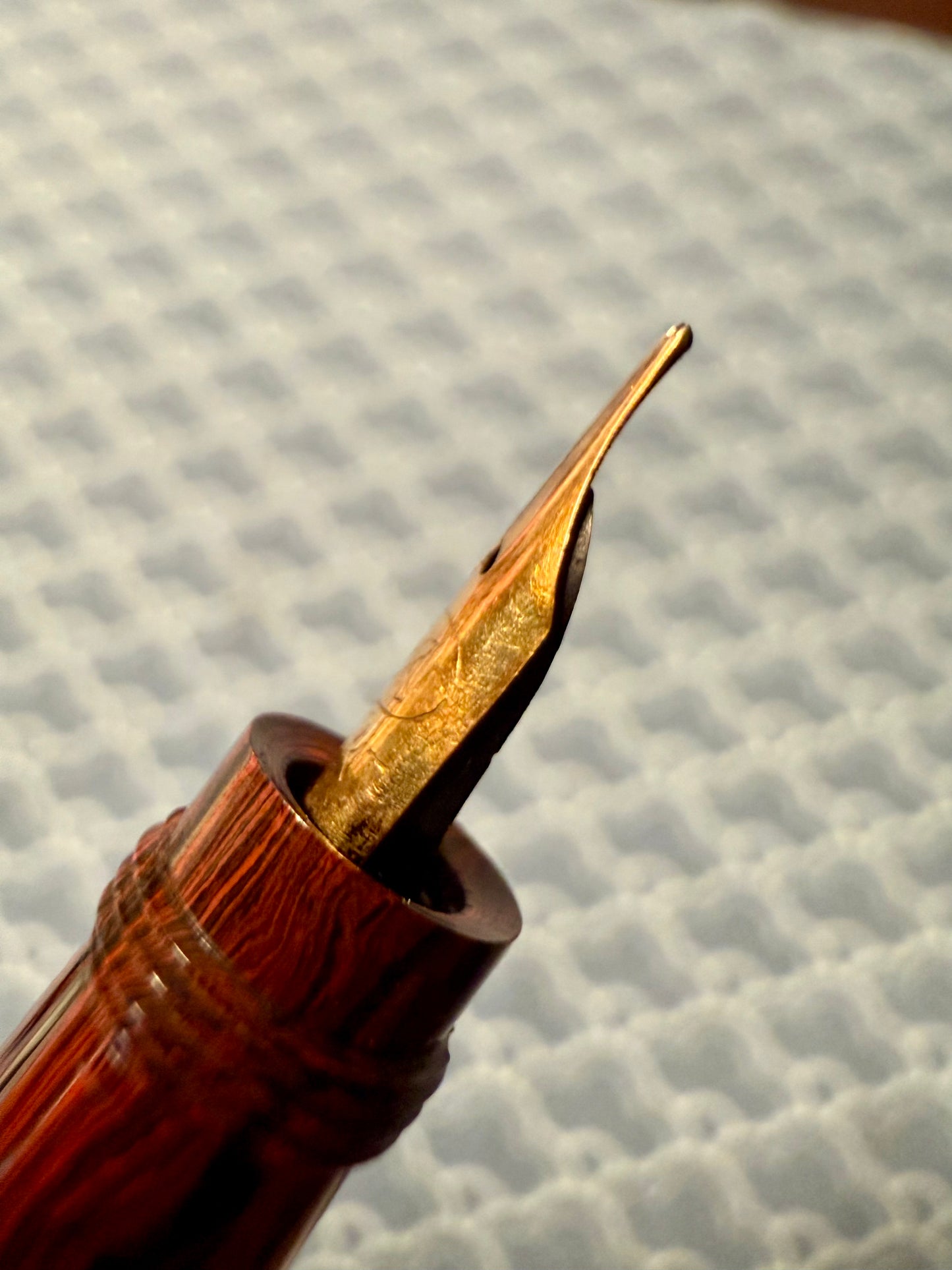 Bayard Baby Safety, Sheraton Chased Mottled Ebonite GPT, #2 18kt Bayard Nib