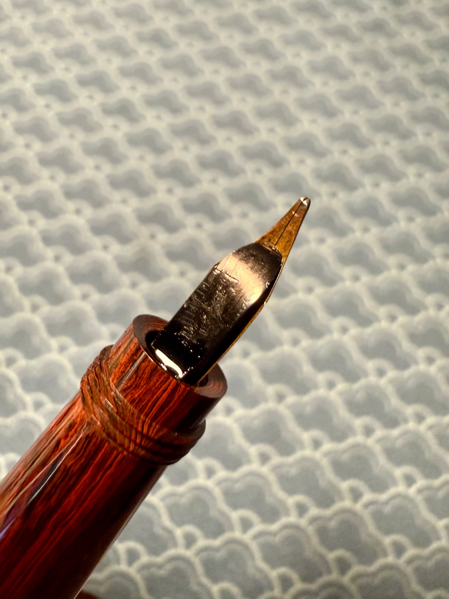 Bayard Baby Safety, Sheraton Chased Mottled Ebonite GPT, #2 18kt Bayard Nib