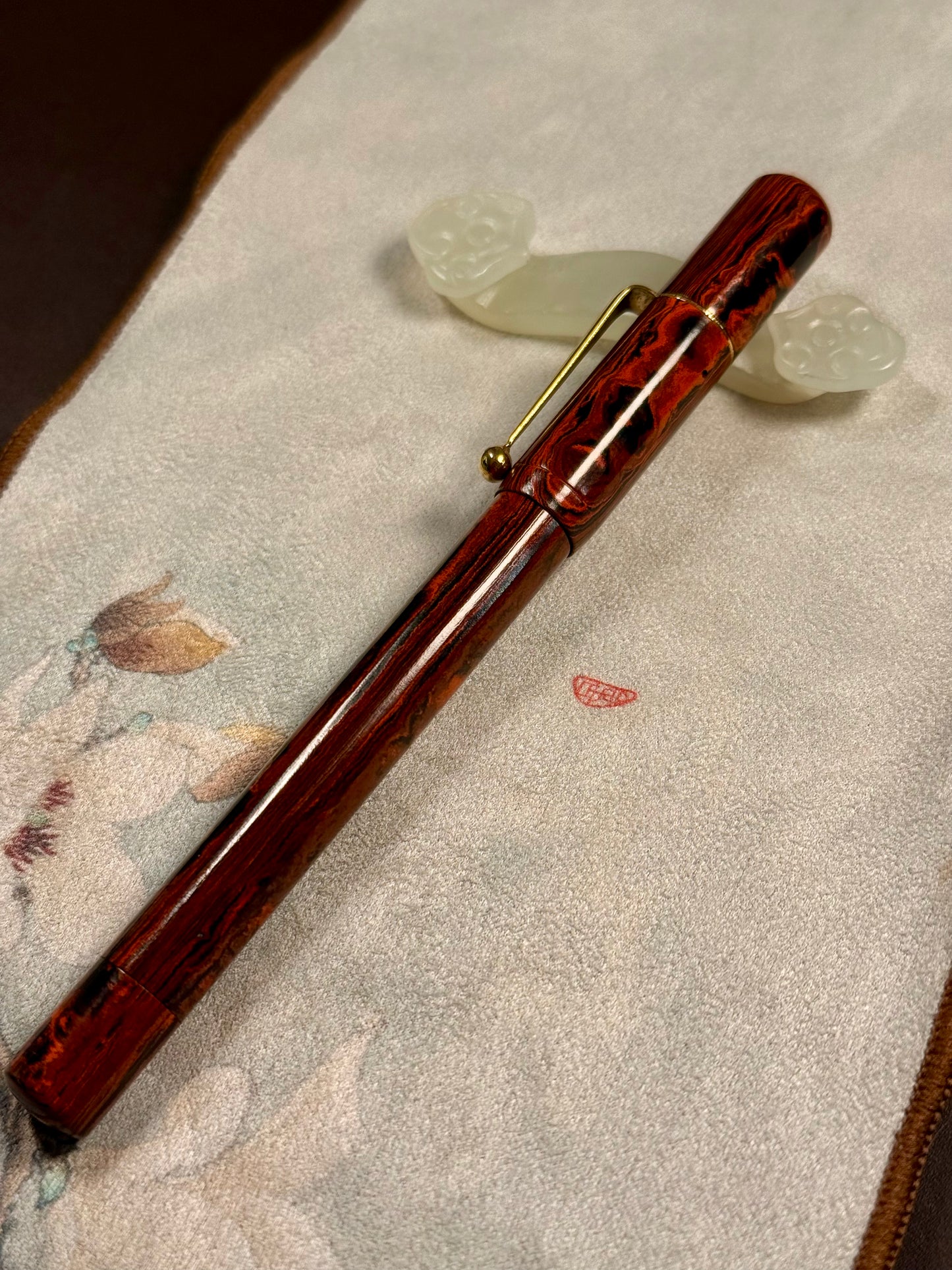 Onoto Mammoth 1800, Mottled Ebonite GPT, #8 18ct Soft Manifold Nib