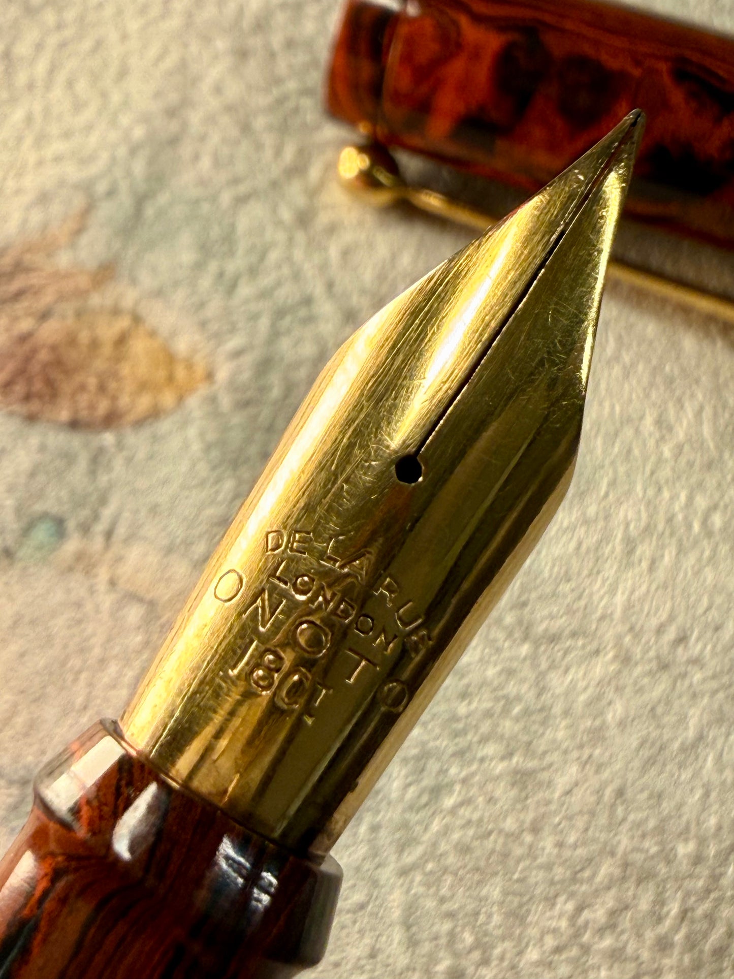 Onoto Mammoth 1800, Mottled Ebonite GPT, #8 18ct Soft Manifold Nib
