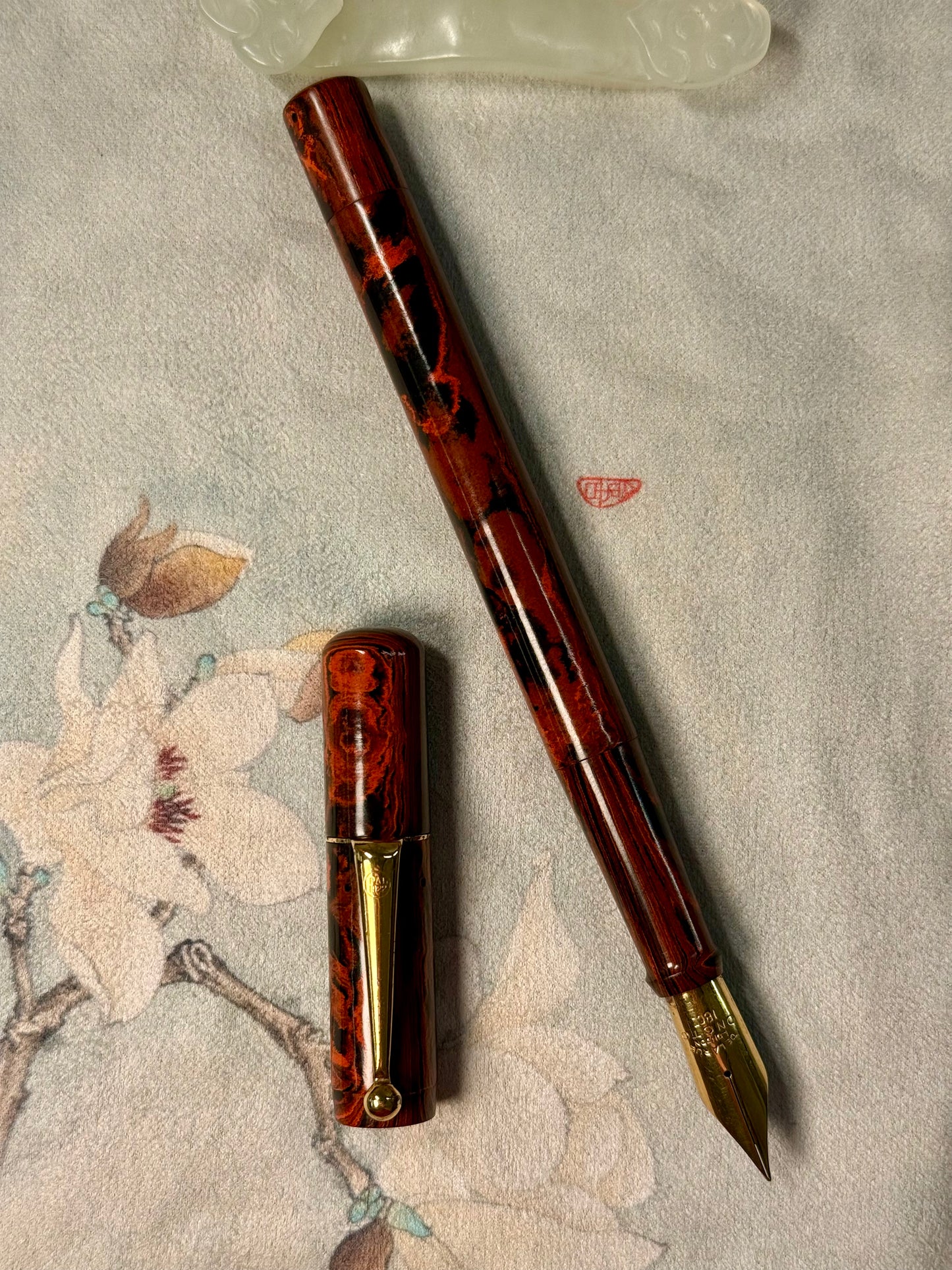 Onoto Mammoth 1800, Mottled Ebonite GPT, #8 18ct Soft Manifold Nib