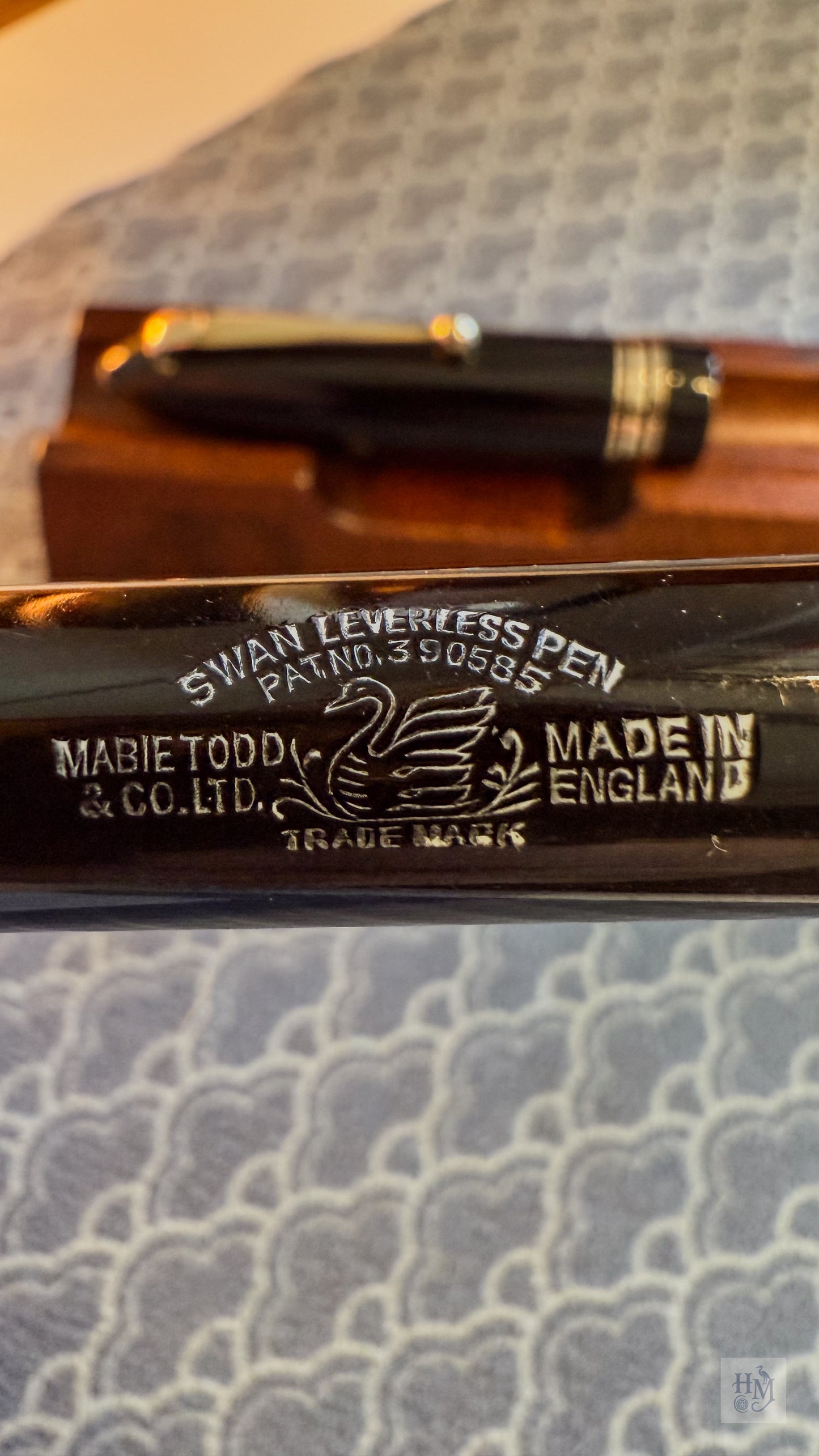 Swan 4460 (1060) Torpedo, #4 Gold Artist, Black Celluloid, 3-band Gold Trim